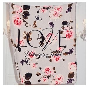 Victoria Secret Love Rose Sherpa Blanket New VS